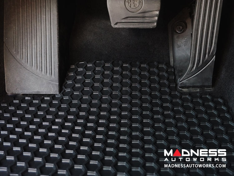 FIAT 500 Floor Mats All Weather Rubber Hexomat Front Set Black